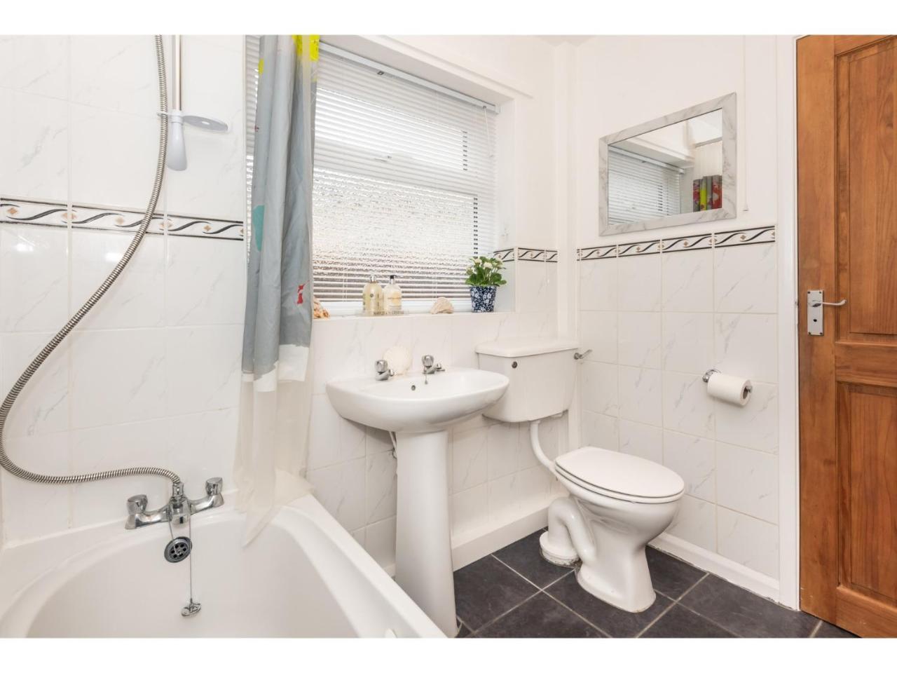 Апартаменти Beautiful 2 Bed With Free Parking - Pass The Keys Йорк Екстер'єр фото